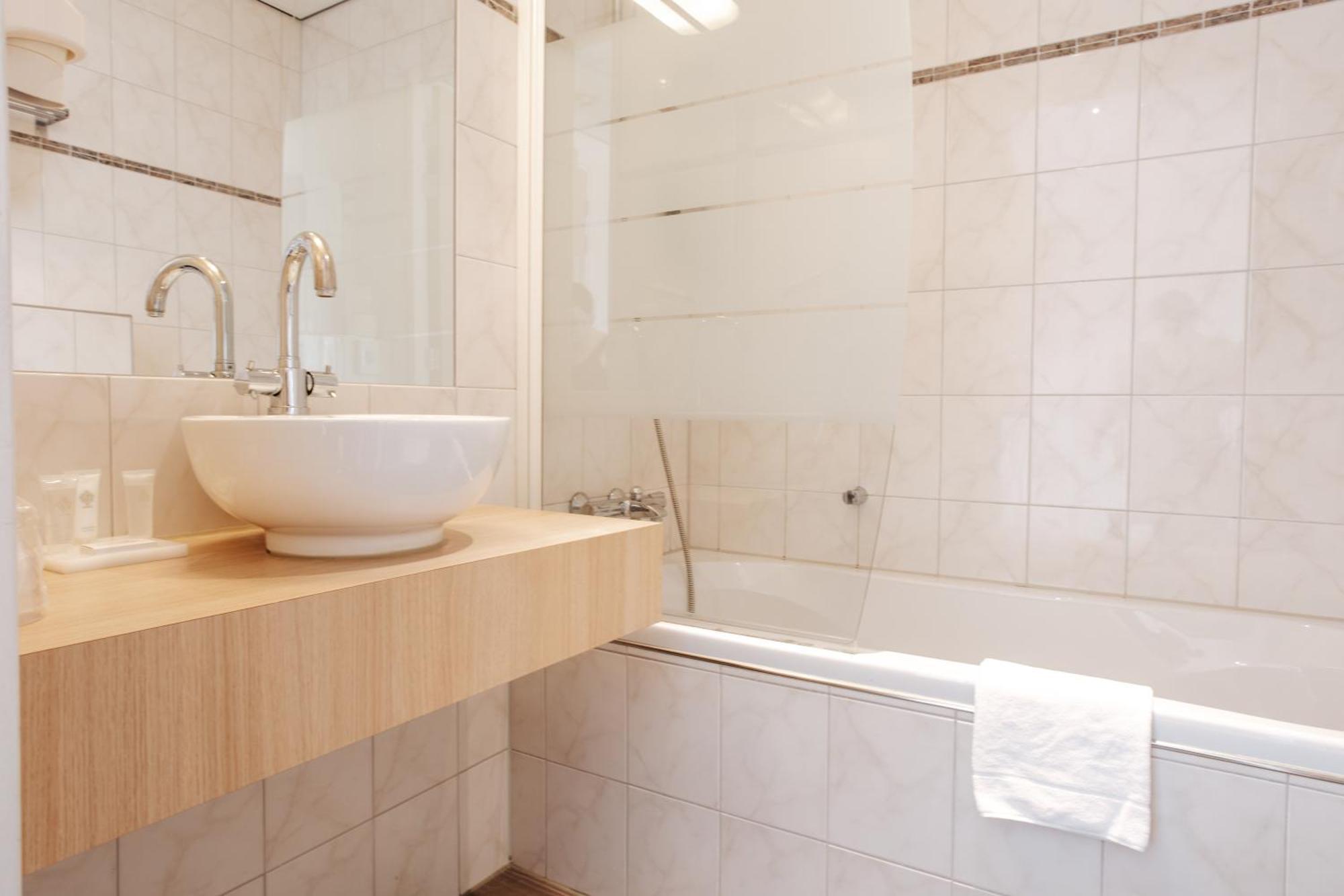 Standard Twin Room,1516447483:JPEG