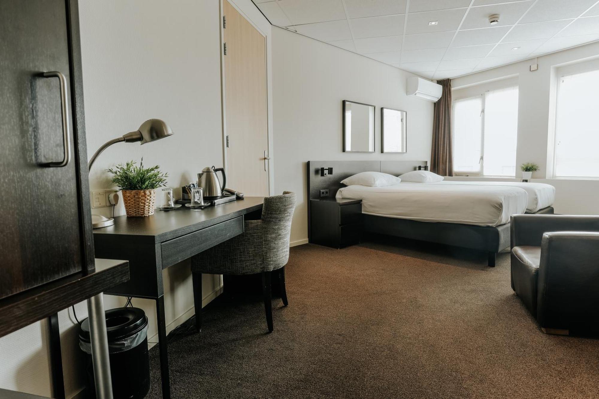 Standard Twin Room,1516447552:JPEG
